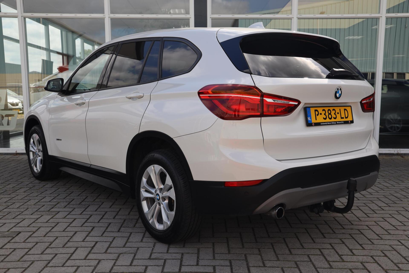 BMW X1 sDrive18i Centennial High Executive|Trekhaak|Navi| — photo 4