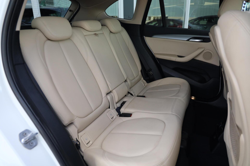 BMW X1 sDrive18i Centennial High Executive|Trekhaak|Navi| — photo 21