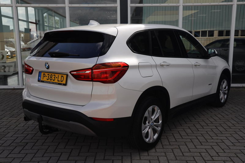 BMW X1 sDrive18i Centennial High Executive|Trekhaak|Navi| — photo 17