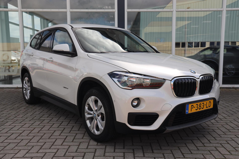 BMW X1 sDrive18i Centennial High Executive|Trekhaak|Navi| — photo 2