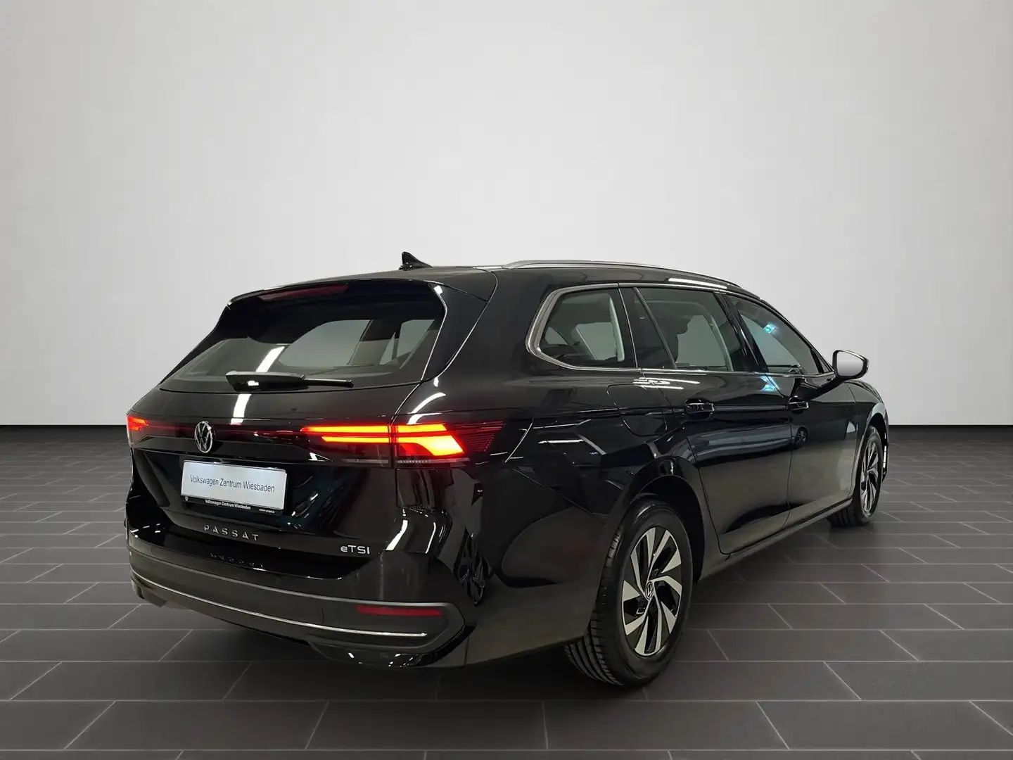 Volkswagen Passat 1,5 eTSI DSG Business, Navi, Sitzh., Kame Schwarz - 2