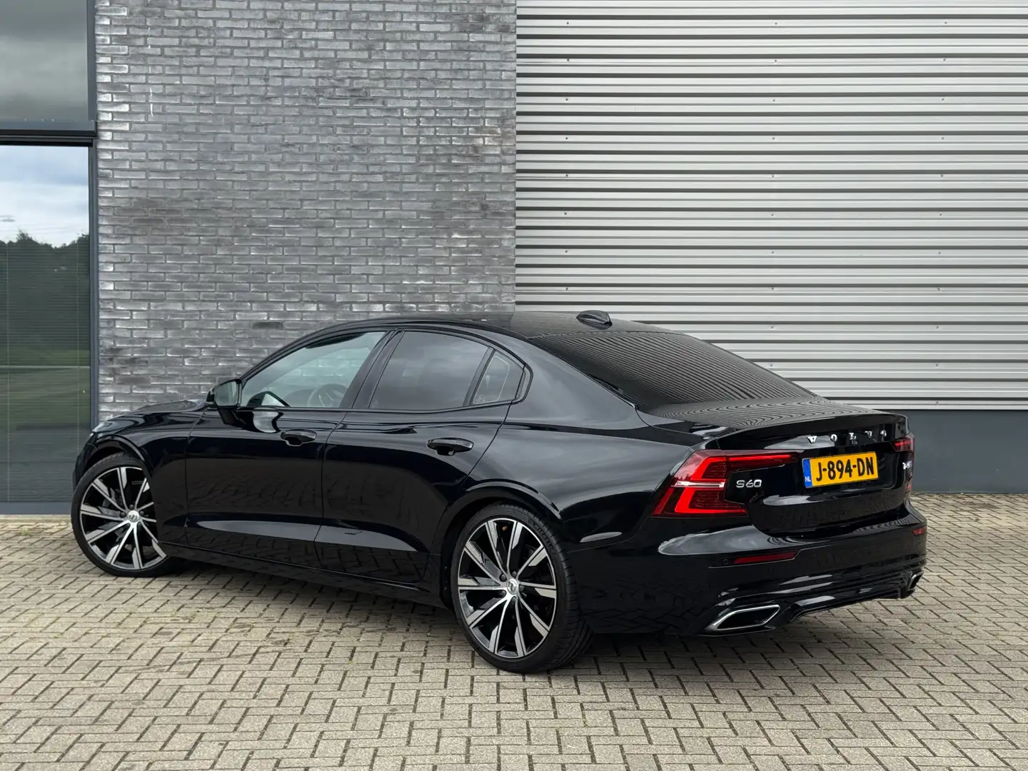 Volvo S60 T4 RDesign 210pk - Trekhaak - BLIS - ACC - Memory Fekete - 2