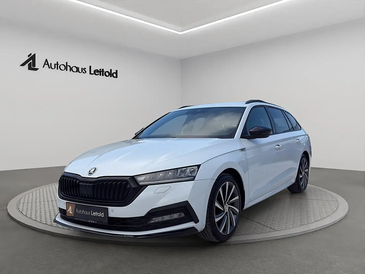 Skoda Octavia Combi 2,0 TDI Sportline DSG ACC STHZ LED KEYLES... Weiß - 1