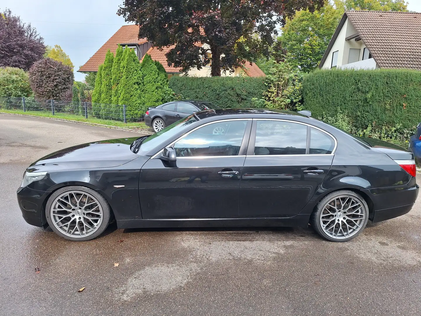 BMW 525 525i Aut. Edition Exclusive Schwarz - 2