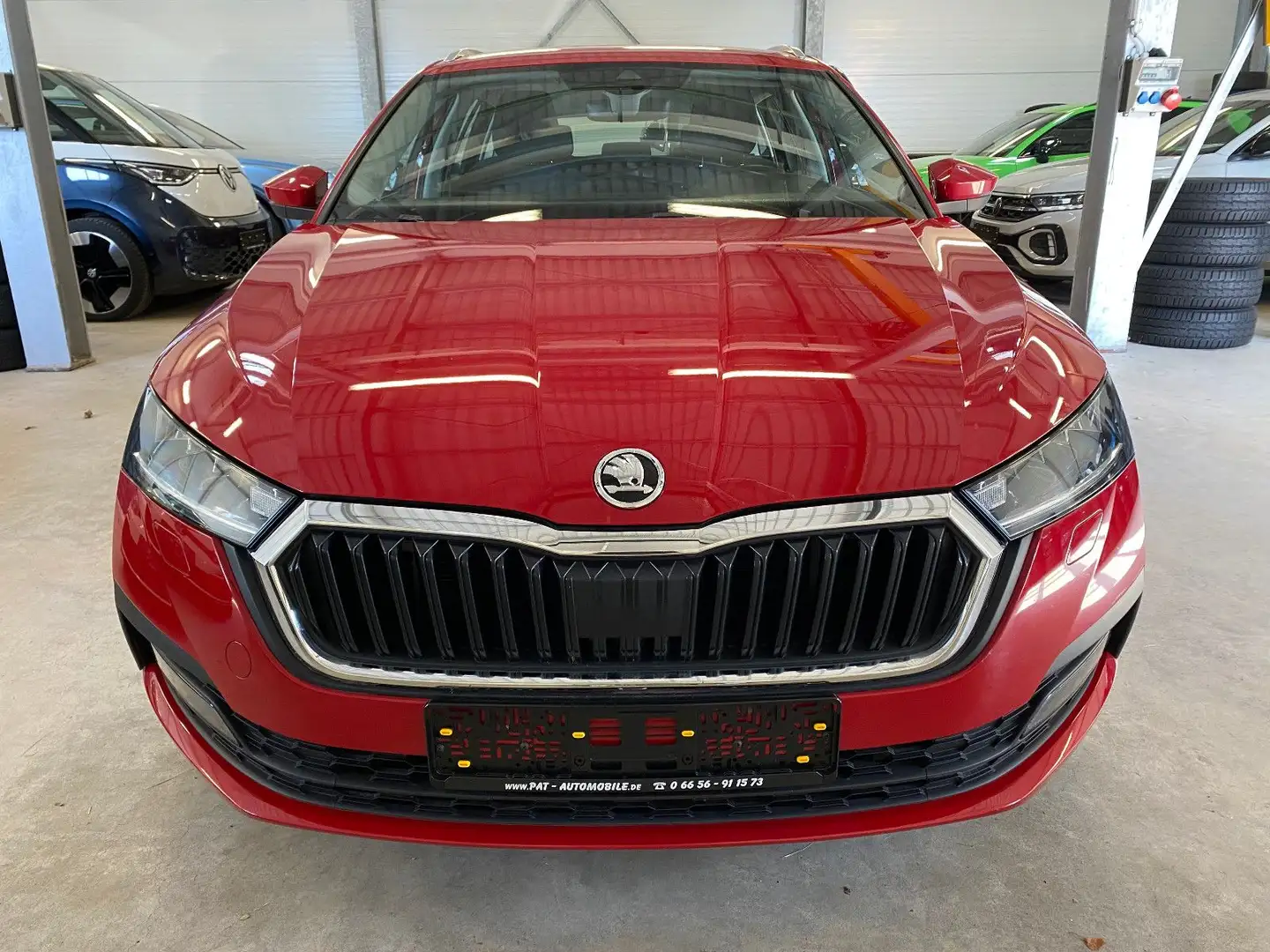 Skoda Octavia Ambition DSG AHK DAB GRA LED Kam Sthz VC Rot - 2