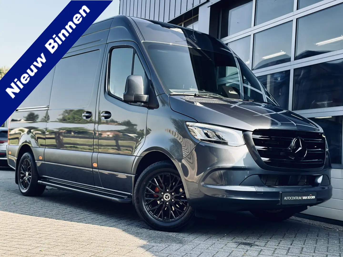 Mercedes-Benz Sprinter 319 CDI | Automaat | L2H2 | Exclusive | LED | Came Grijs - 1