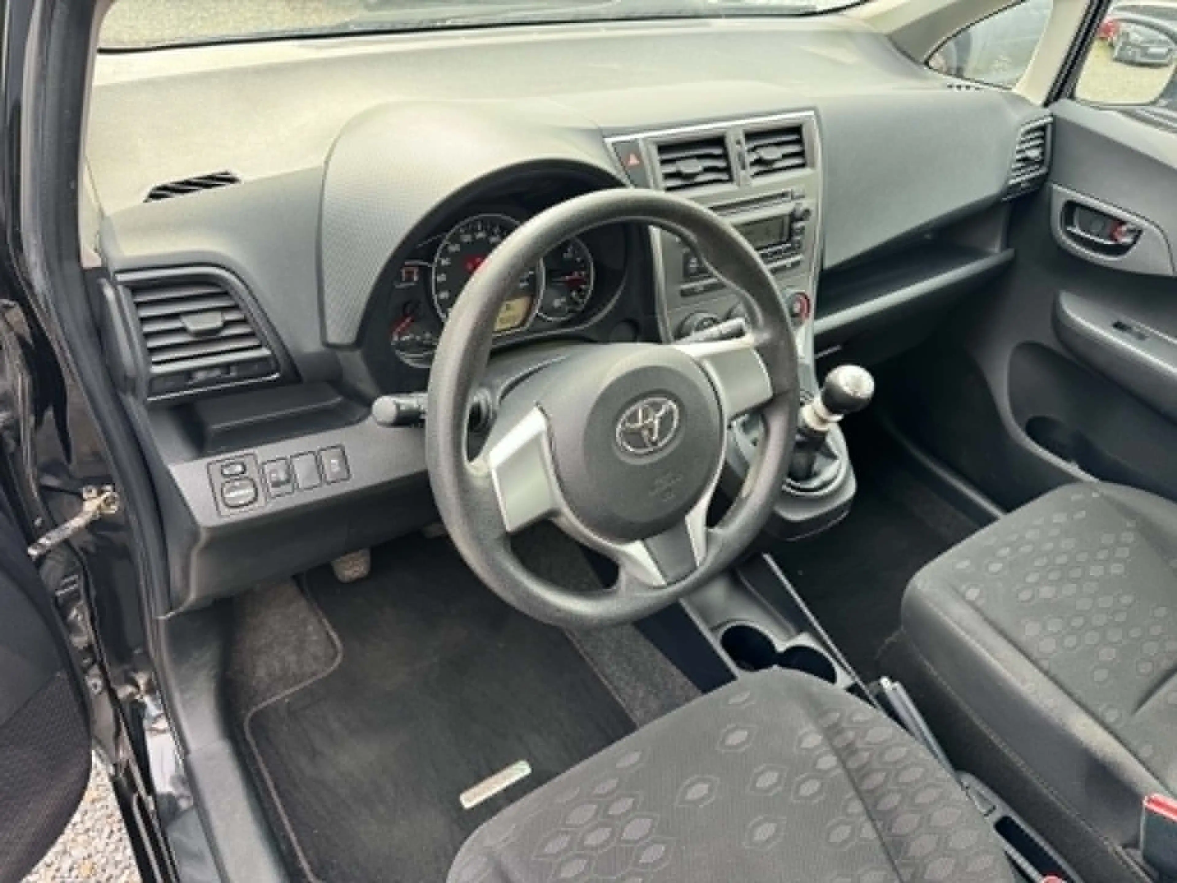 Toyota Verso-S 1,33 Cool Klima AHK — photo 7