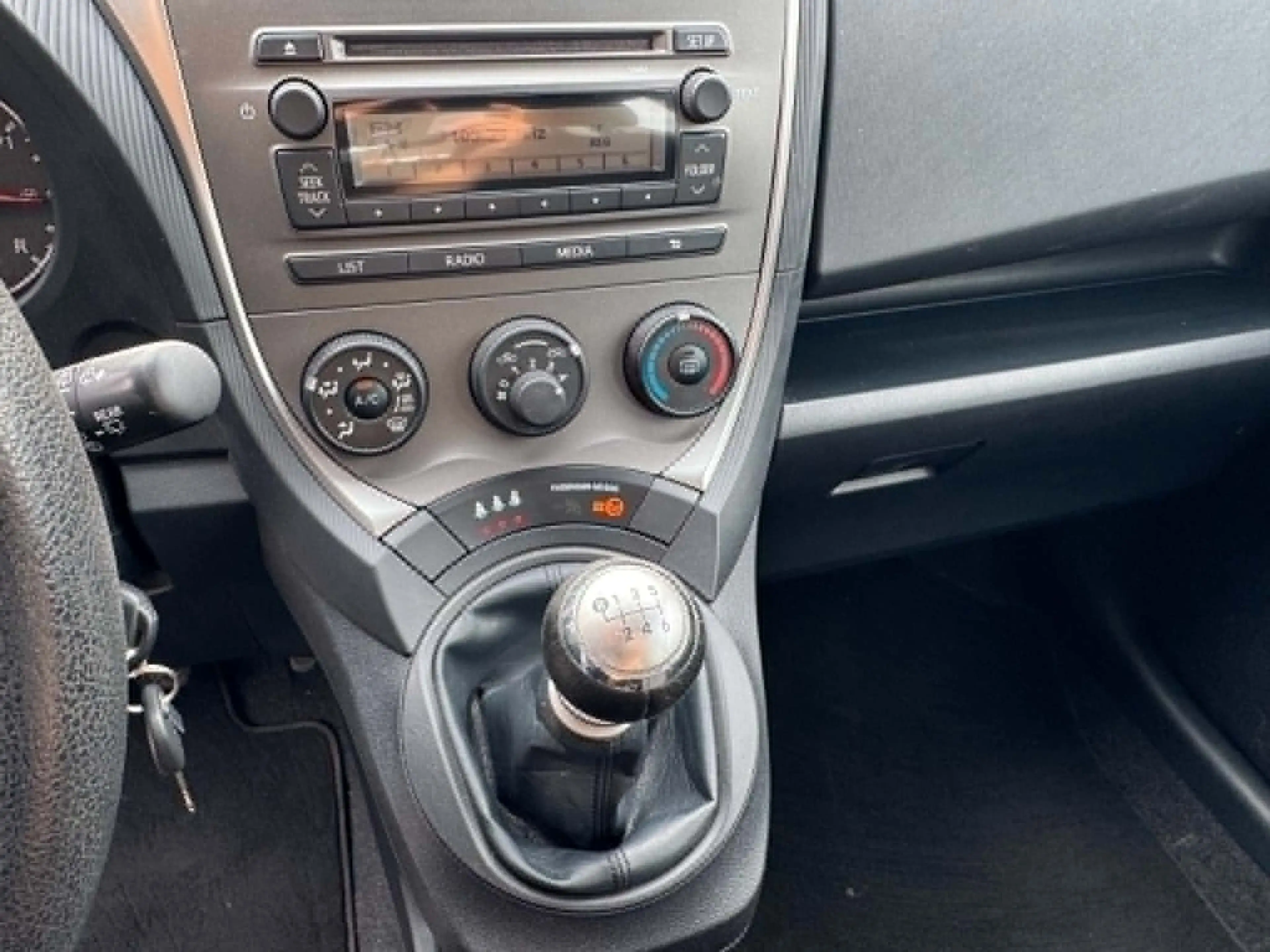 Toyota Verso-S 1,33 Cool Klima AHK — photo 10