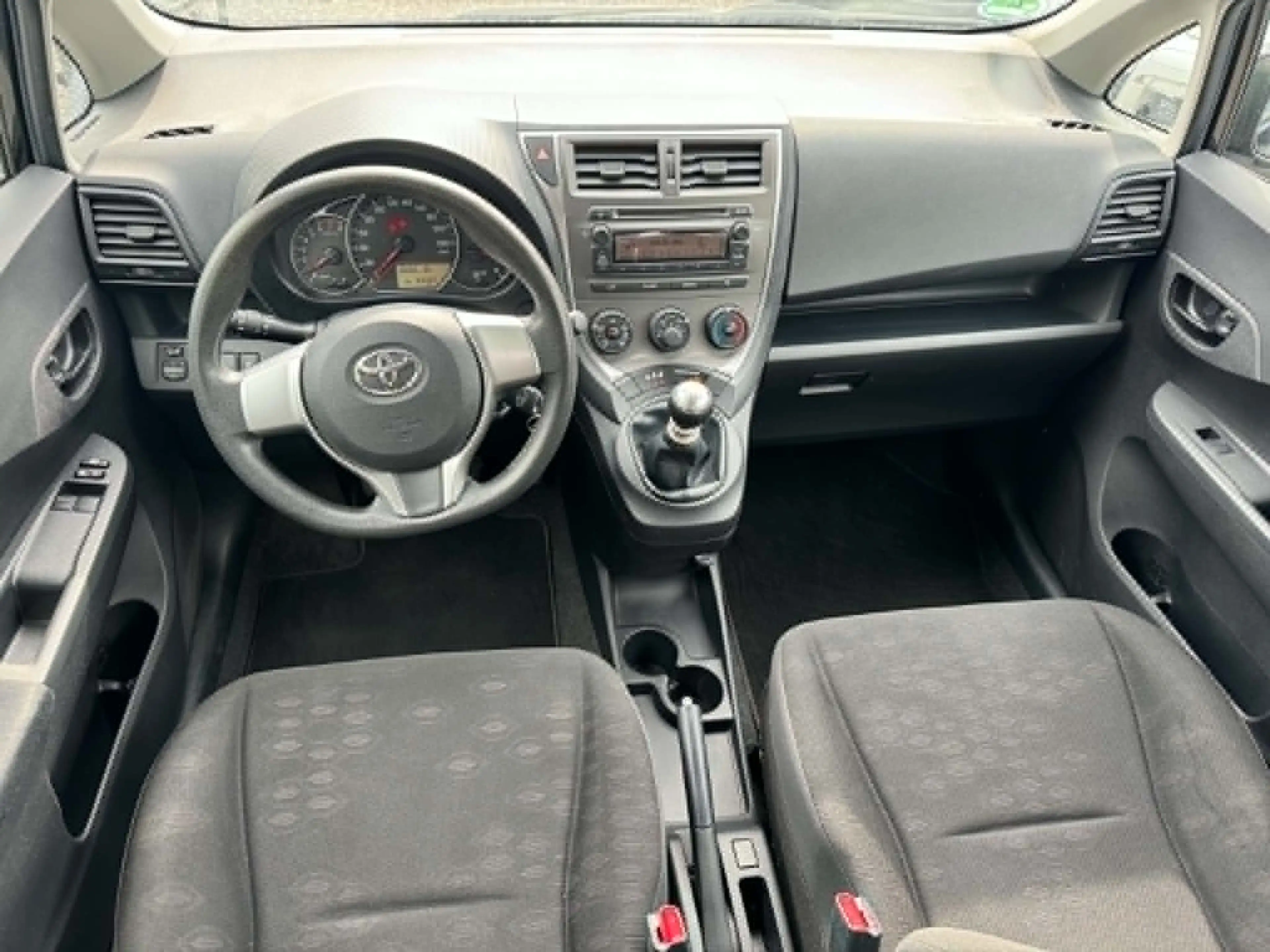 Toyota Verso-S 1,33 Cool Klima AHK — photo 6
