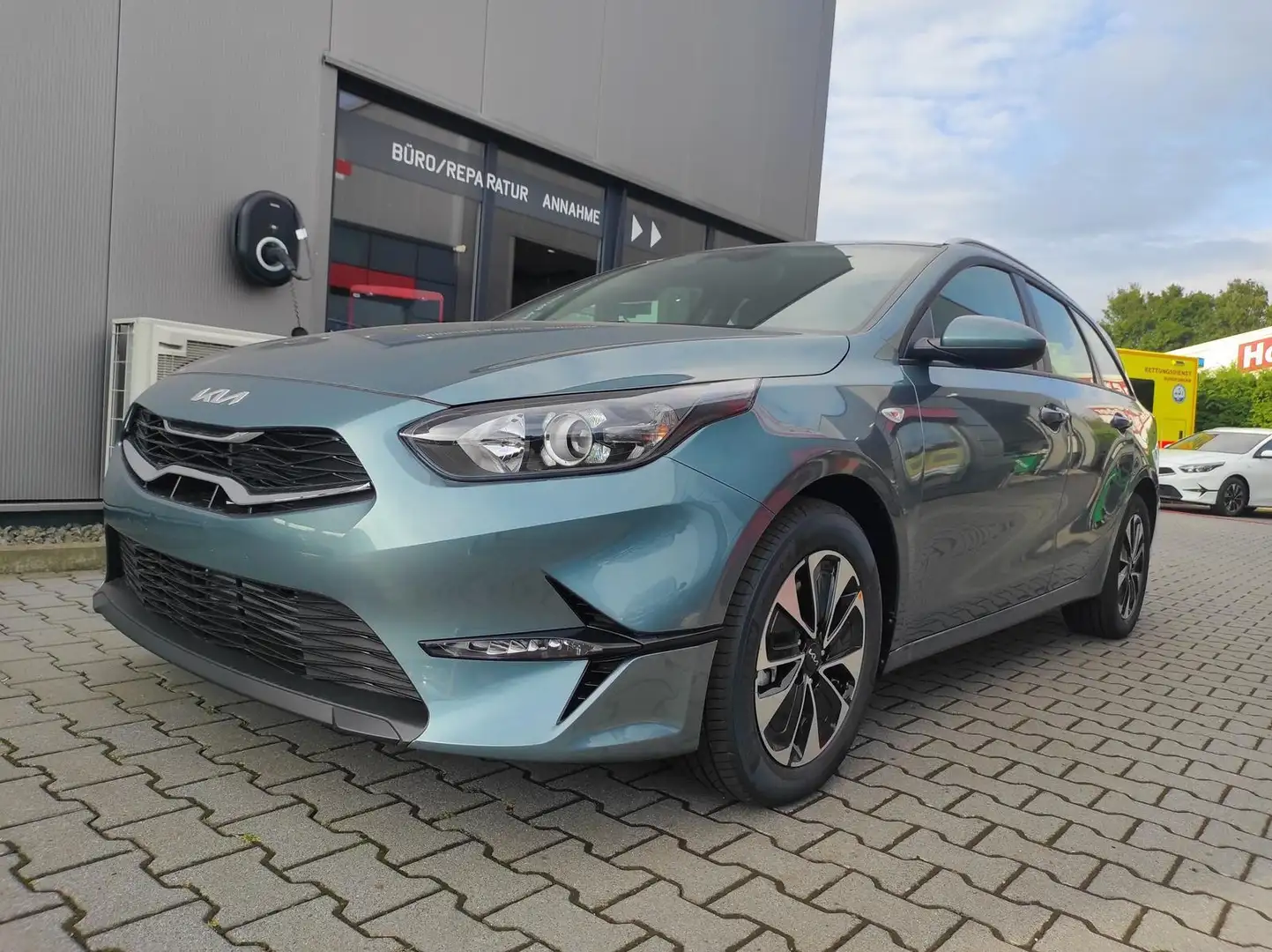 Kia Ceed SW / cee'd SW Sportswagon Spin AT Spin*Navi*Shzg*Lhzg*PDC*Cam... Grau - 1