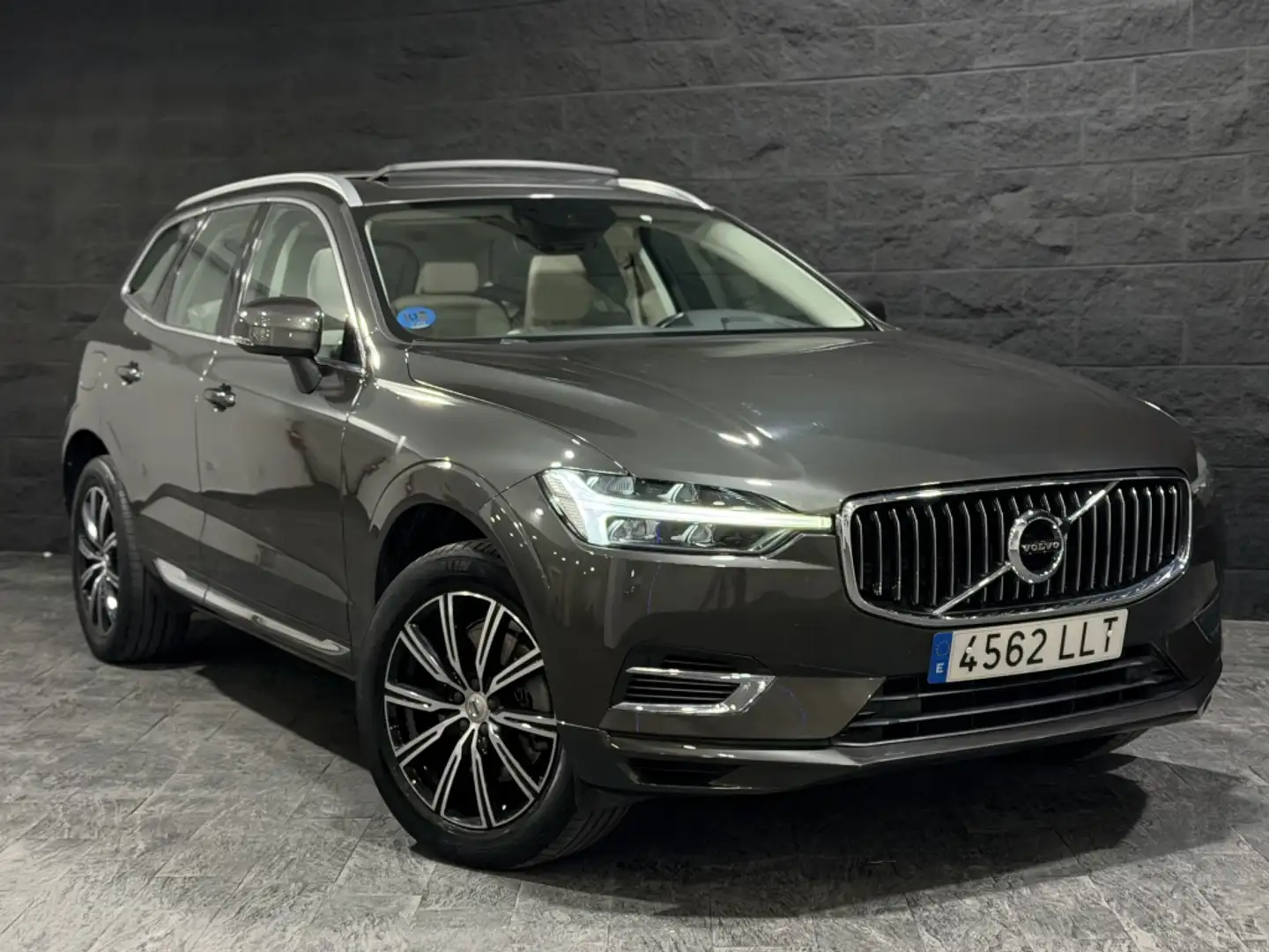 Volvo XC60 T6 Twin Recharge Inscription Marrón - 1