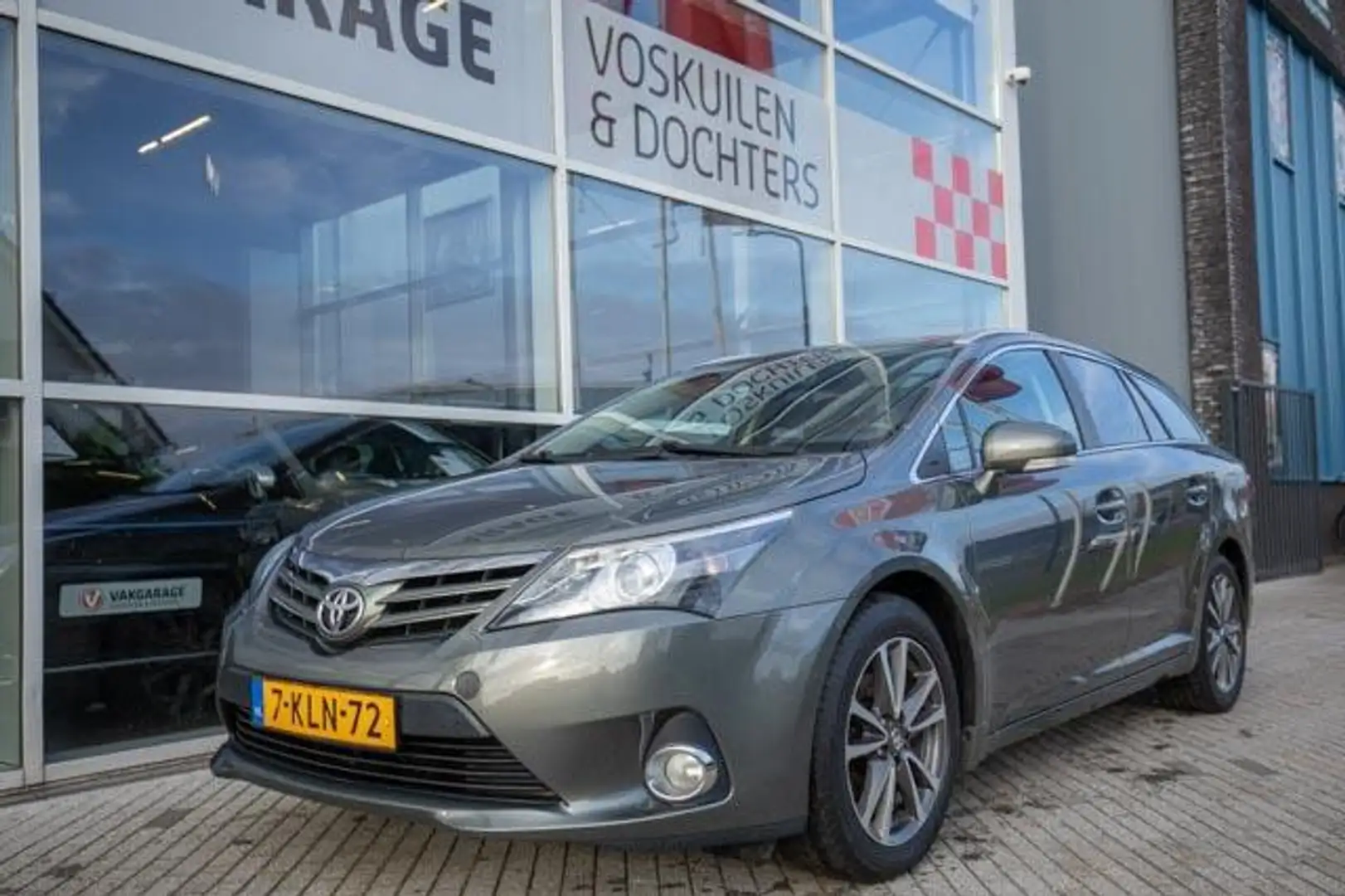 Toyota Avensis Wagon 1.8 VVTi Dynamic Business | Trekhaak Vert - 1