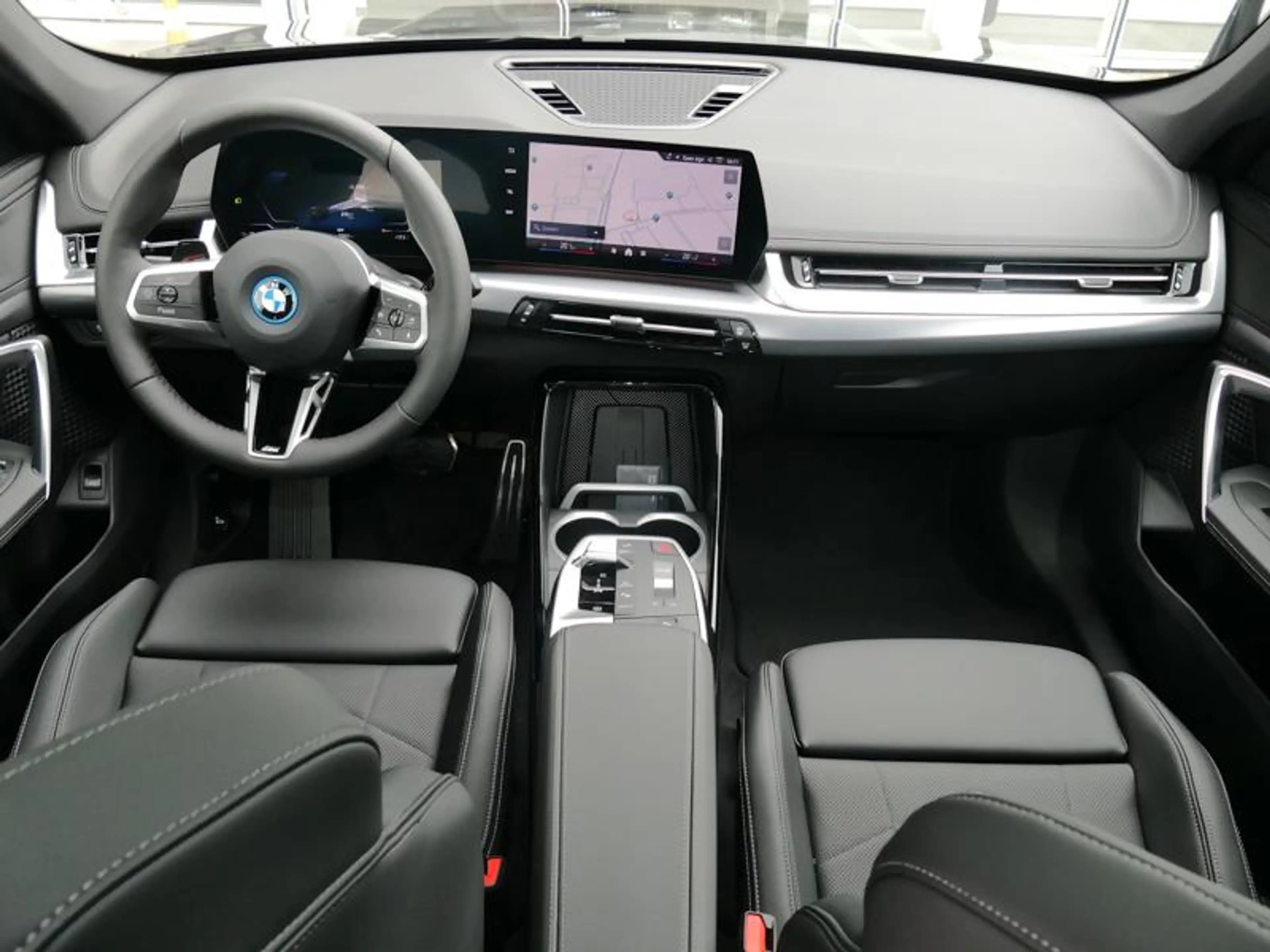 BMW X1 eDrive20 M Sport PRO | PANO | — photo 7