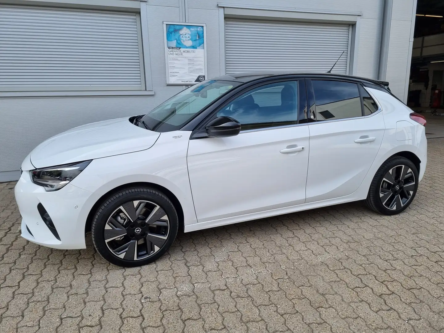 Opel Corsa Corsa-e 50kWh e-Elegance Blanc - 1