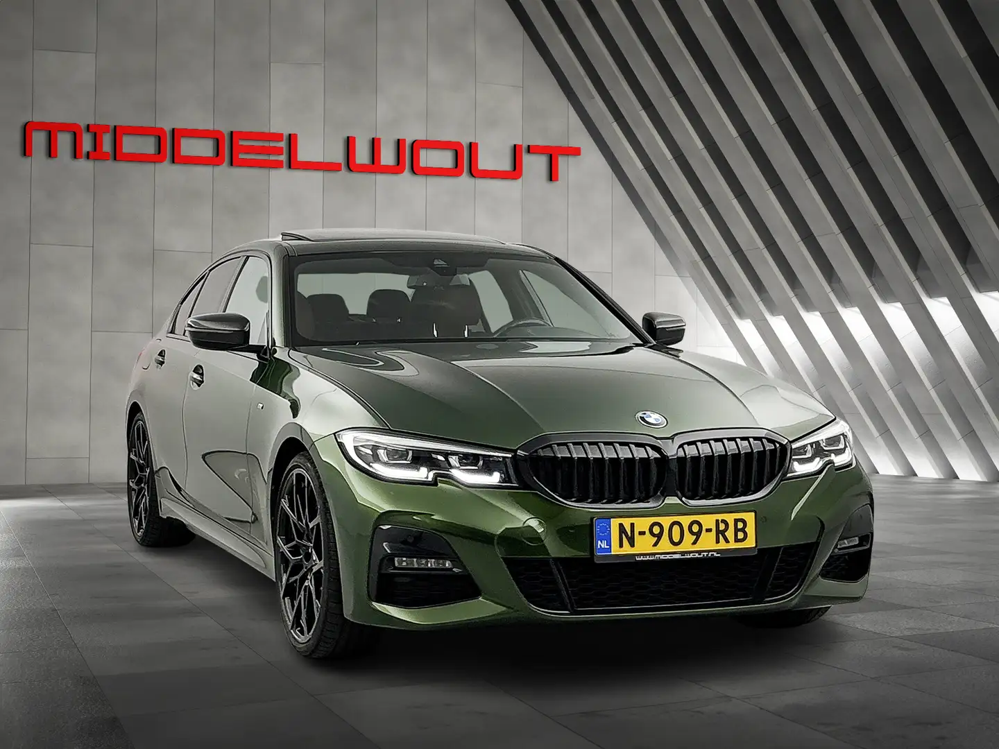 BMW 320 3-serie 320i M-Sport High Exe/Schuif-/kanteldak/Ca Vert - 2