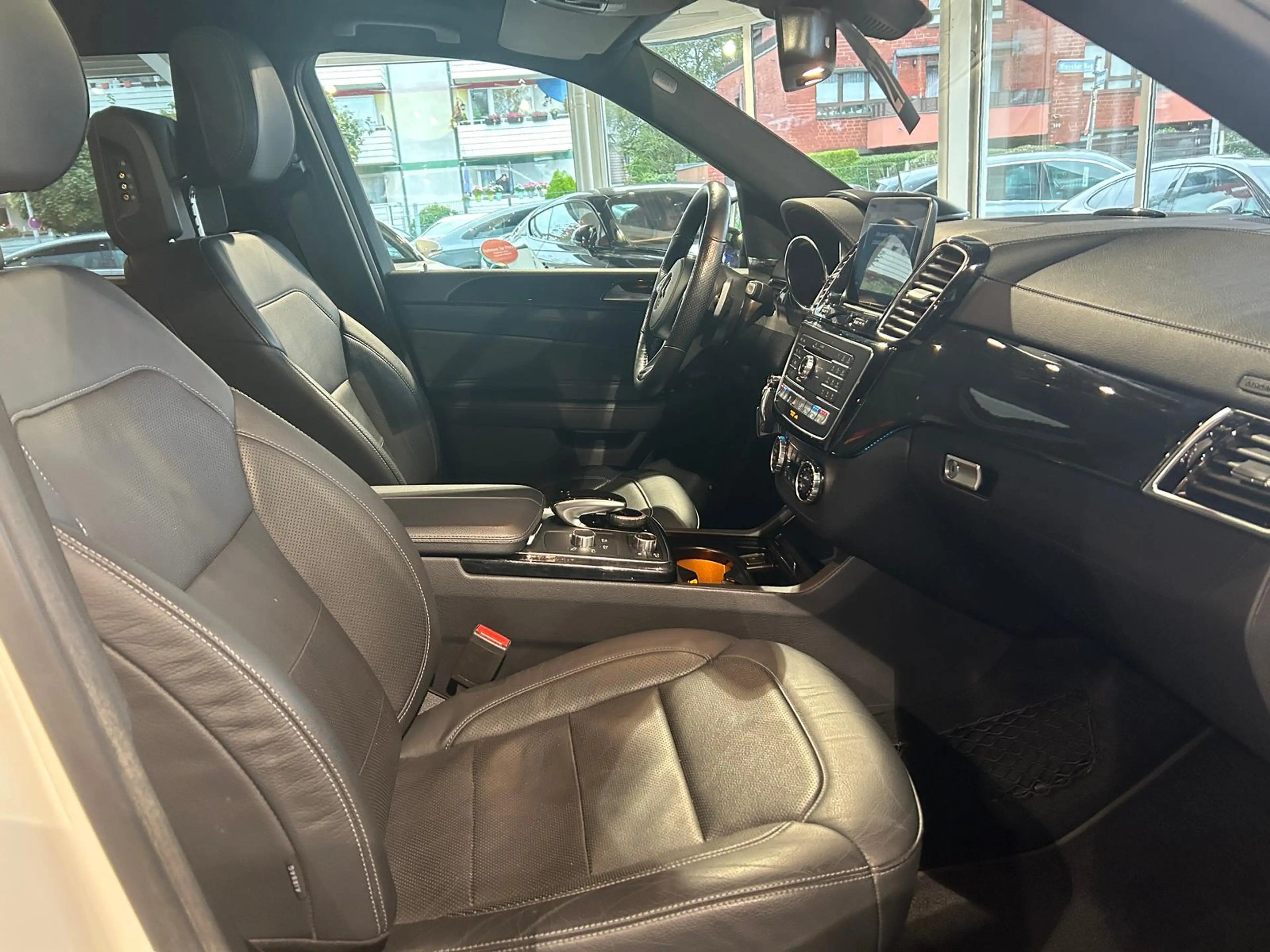 Mercedes-Benz GLS 350 d 4M*AMG*Pano*Sthzg*Night*HUD*H&K* — photo 10