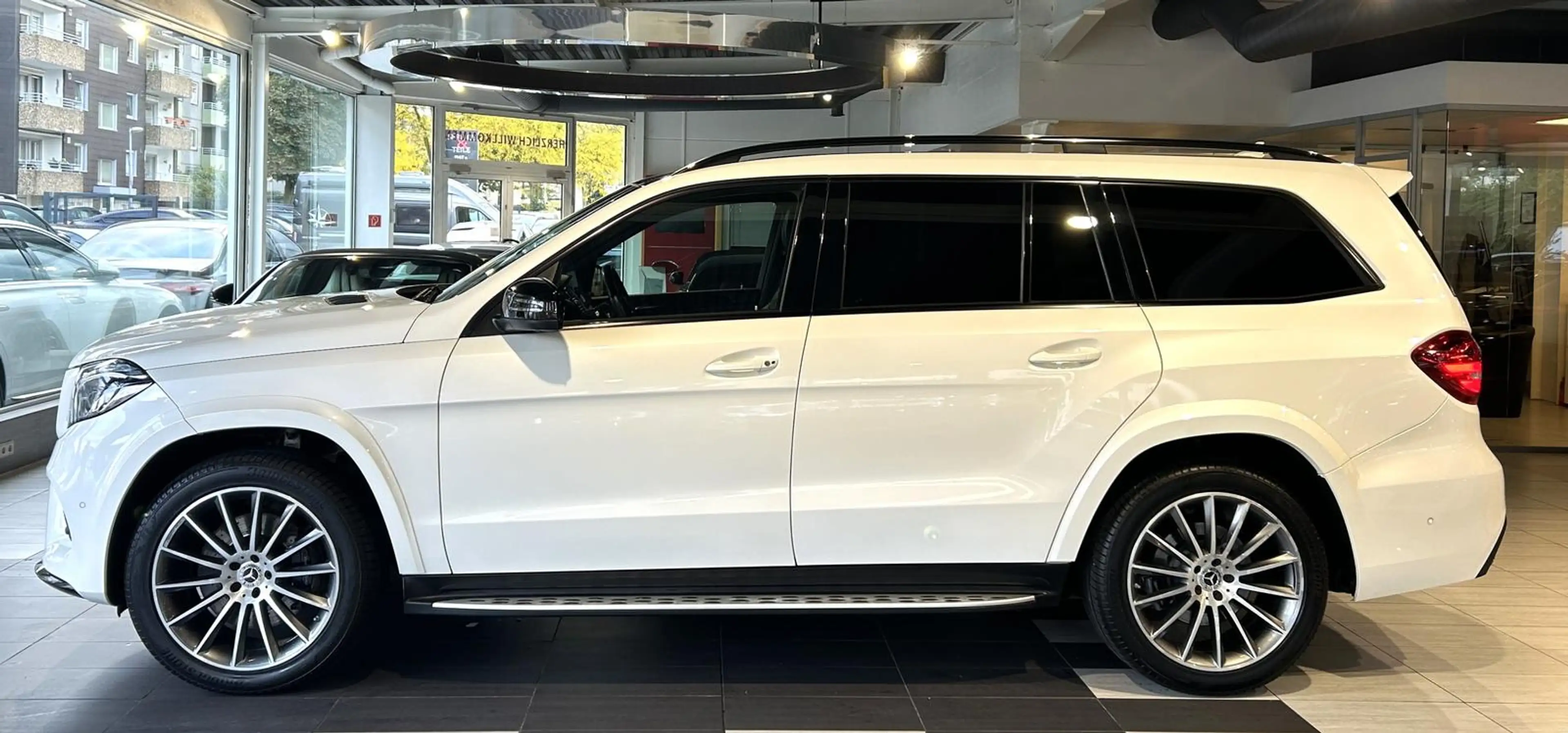 Mercedes-Benz GLS 350 d 4M*AMG*Pano*Sthzg*Night*HUD*H&K* — photo 3
