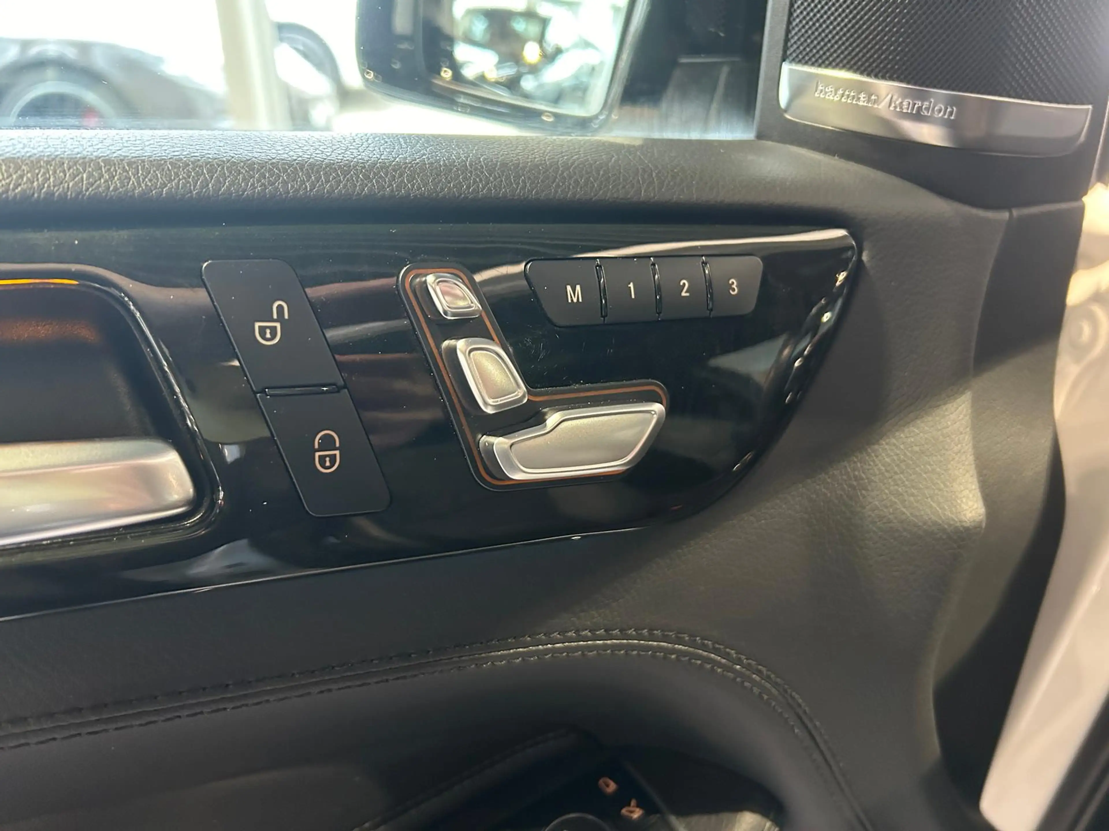 Mercedes-Benz GLS 350 d 4M*AMG*Pano*Sthzg*Night*HUD*H&K* — photo 28
