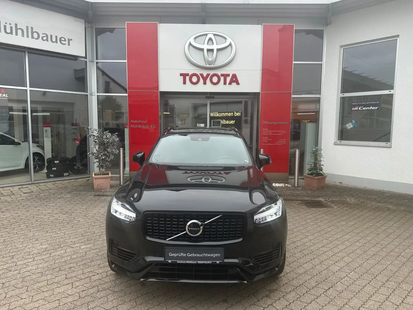Volvo XC90 R Design Edition Recharge Plug-In Hybrid AW Schwarz - 1