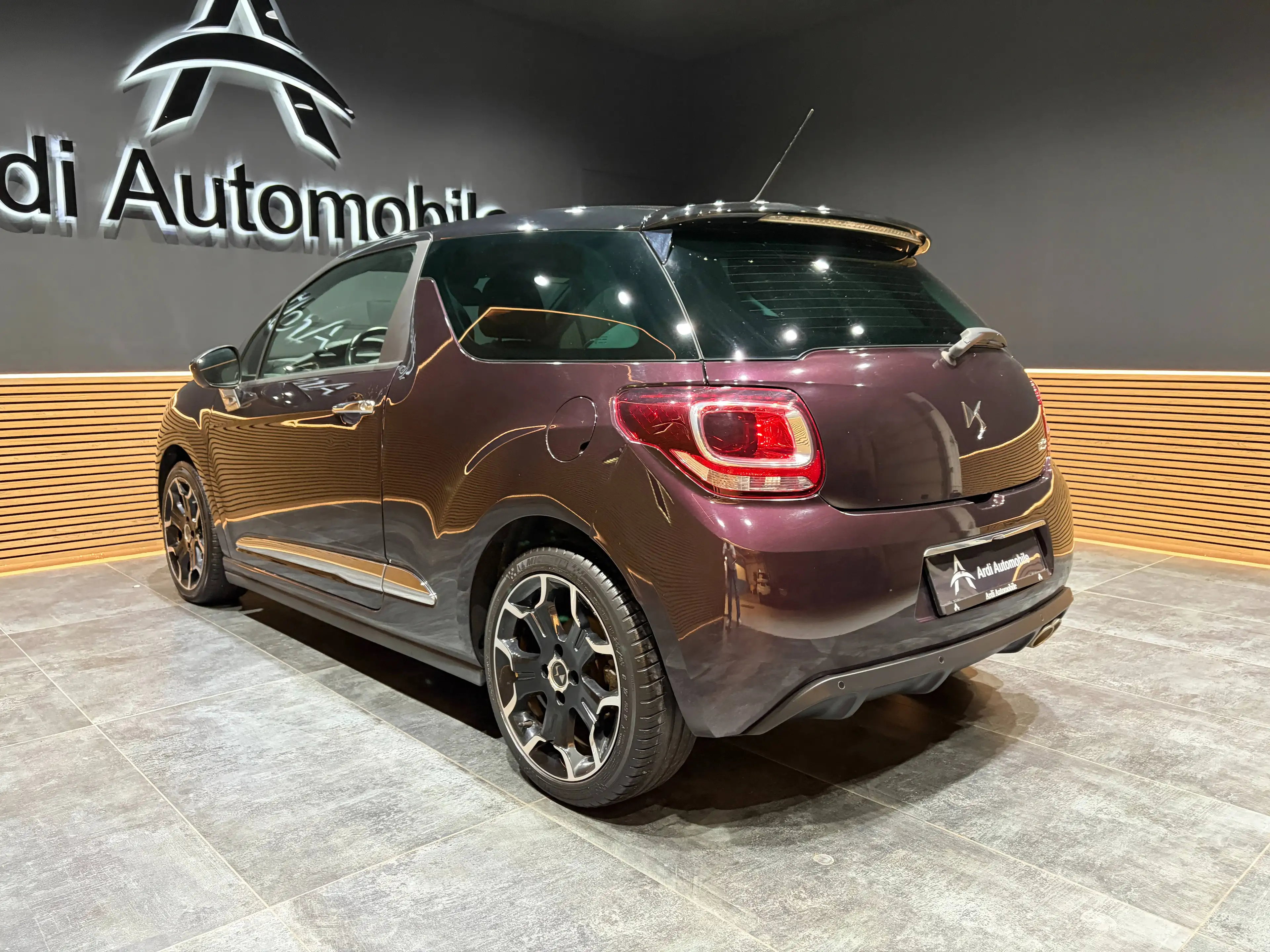 DS Automobiles DS 3 1.6 BlueHDi *SIEGE CHAUFF*FRONT ASSIST*CAMERA*HIFI*GARANTIE* — photo 6