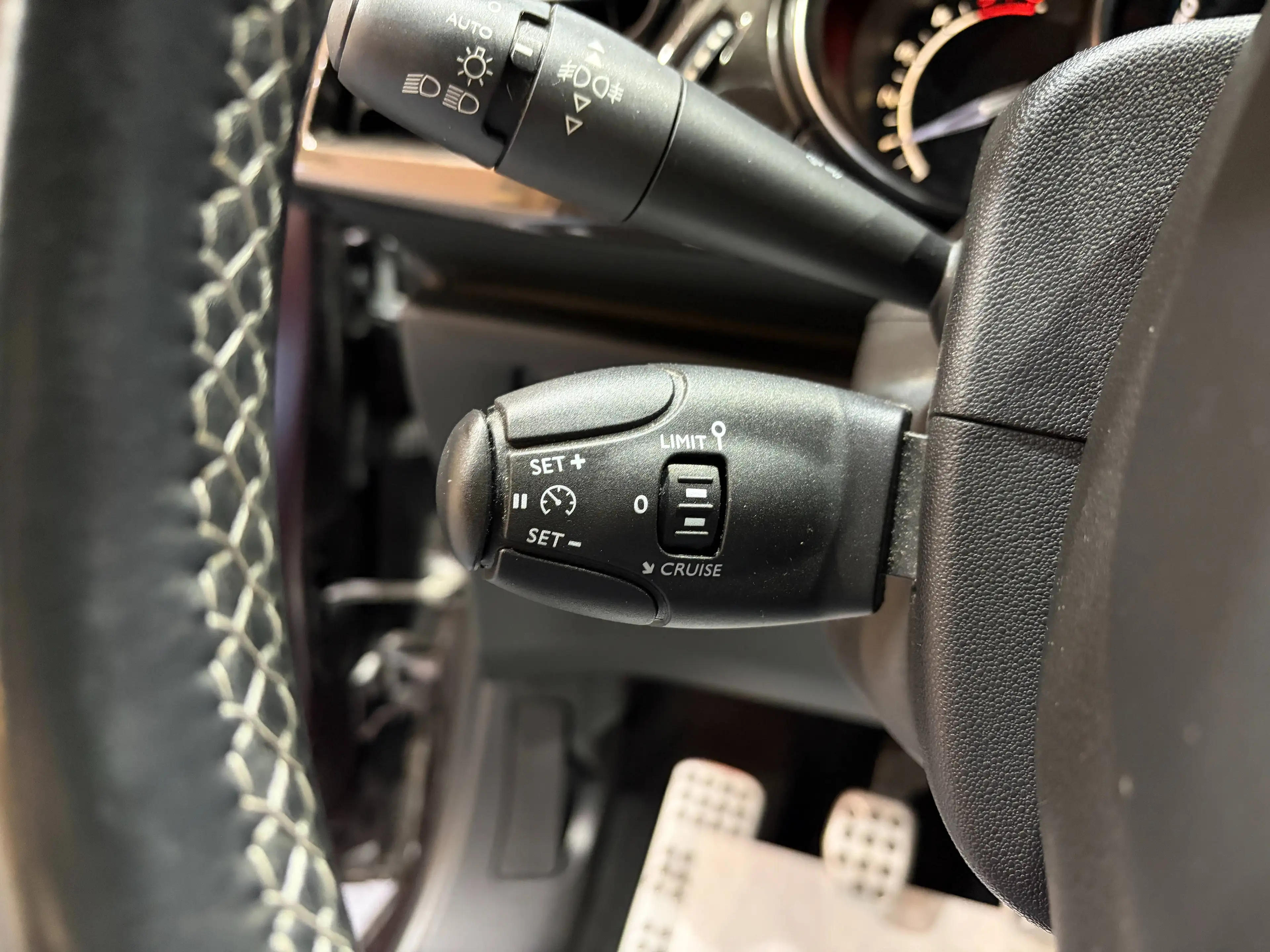 DS Automobiles DS 3 1.6 BlueHDi *SIEGE CHAUFF*FRONT ASSIST*CAMERA*HIFI*GARANTIE* — photo 10