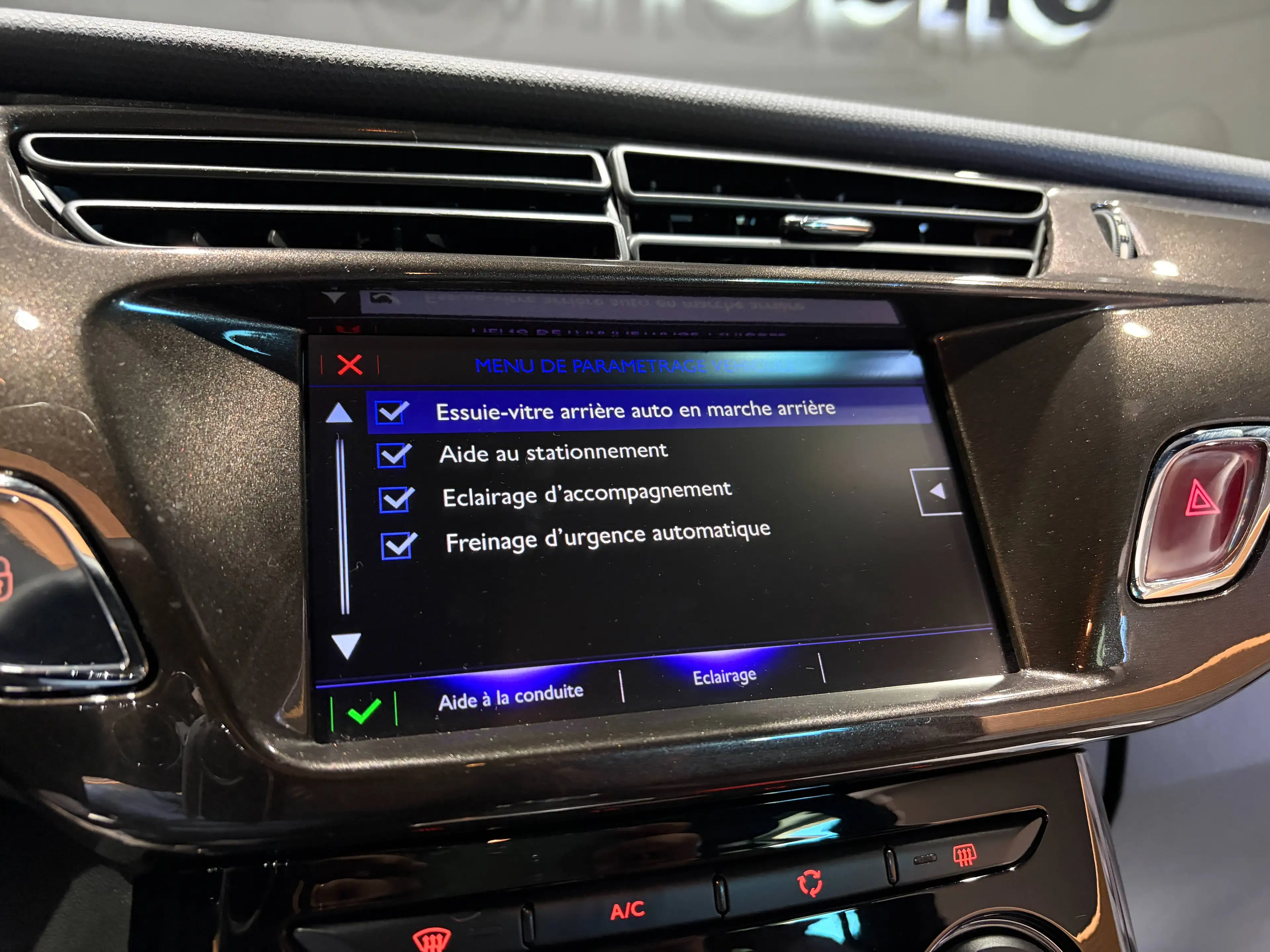 DS Automobiles DS 3 1.6 BlueHDi *SIEGE CHAUFF*FRONT ASSIST*CAMERA*HIFI*GARANTIE* — photo 13