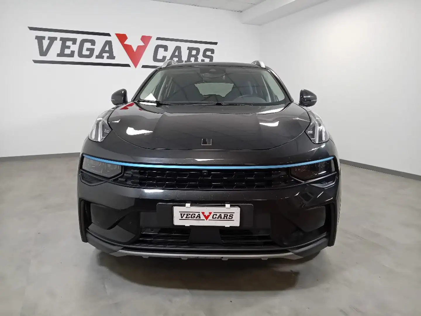 Lynk & Co 01 HEV PLUG - IN Schwarz - 2