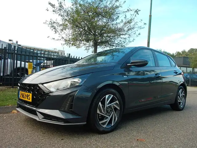 Hyundai i20 1.0 T-GDI 48V MHEV 100pk Comfort 26.496 KM Apple C