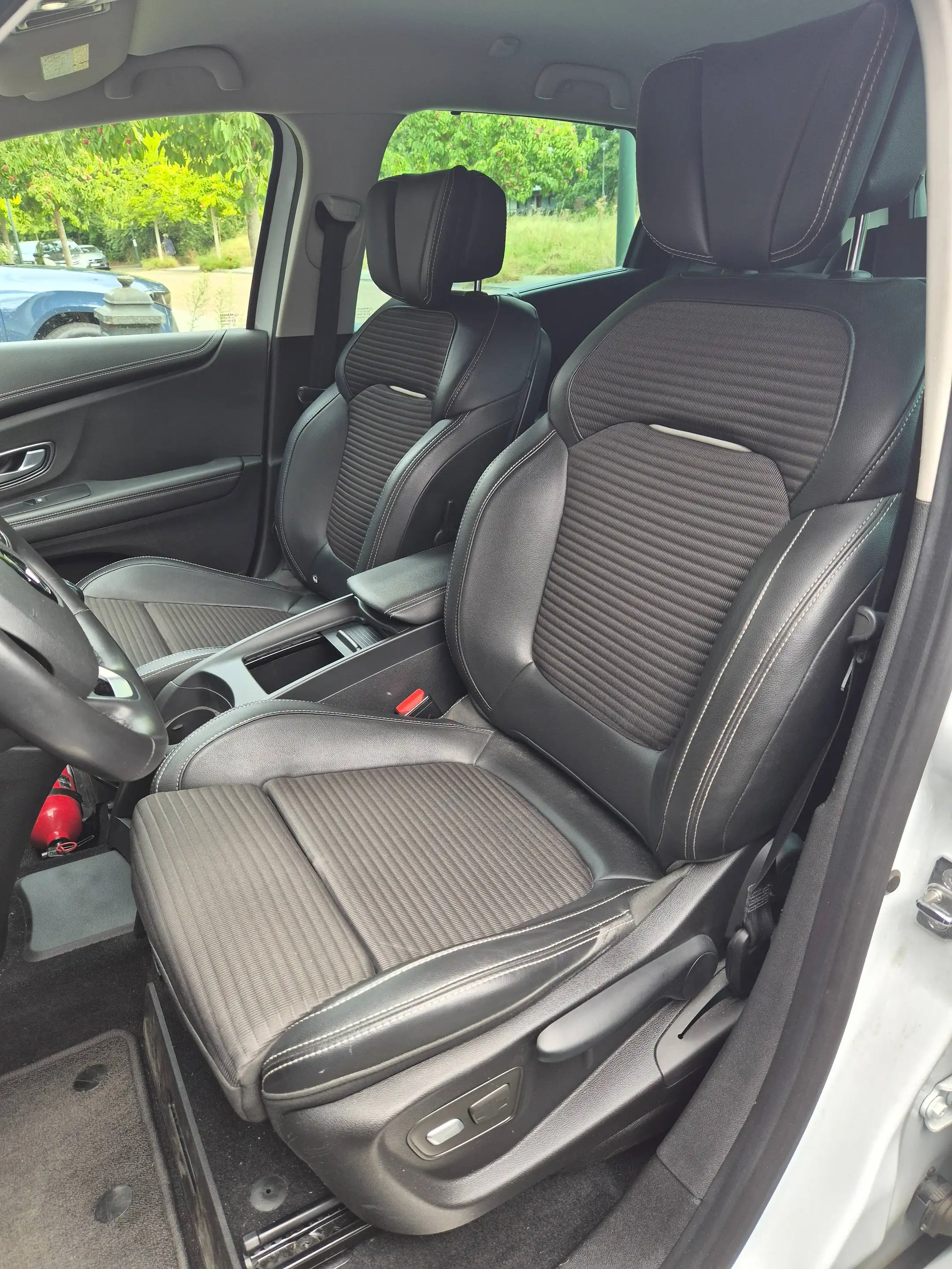 Renault Scenic Scenic 1.2 TCe Energy Bose Edition — photo 7