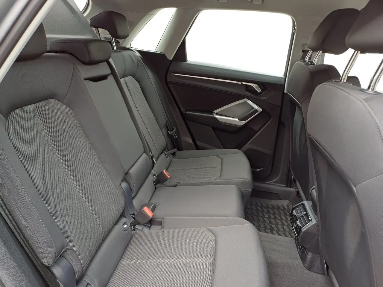 Audi Q3 35 1.5 tfsi s-tronic 13