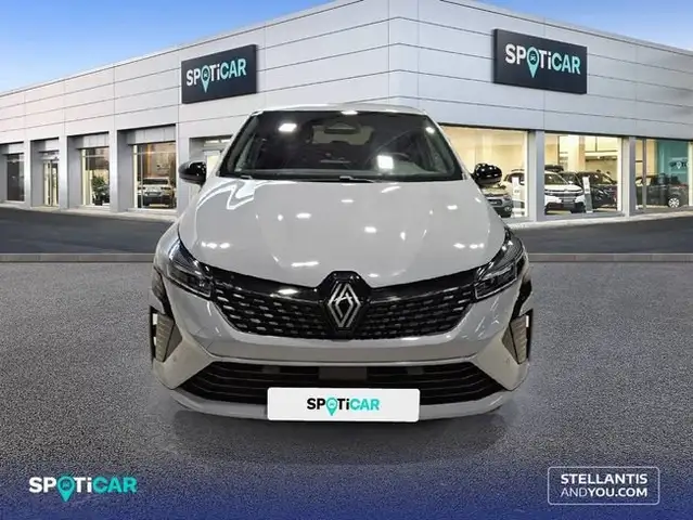 Renault Clio view 2