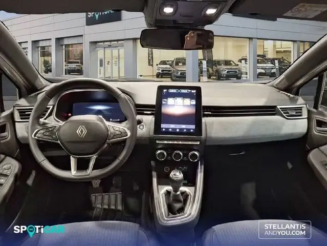 Renault Clio view 8