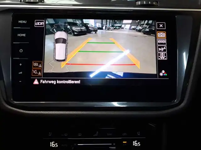 Volkswagen Tiguan Allspace view 12
