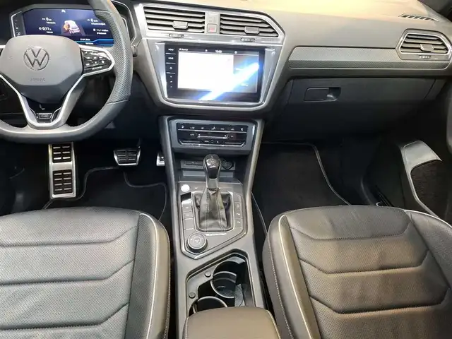 Volkswagen Tiguan Allspace view 13