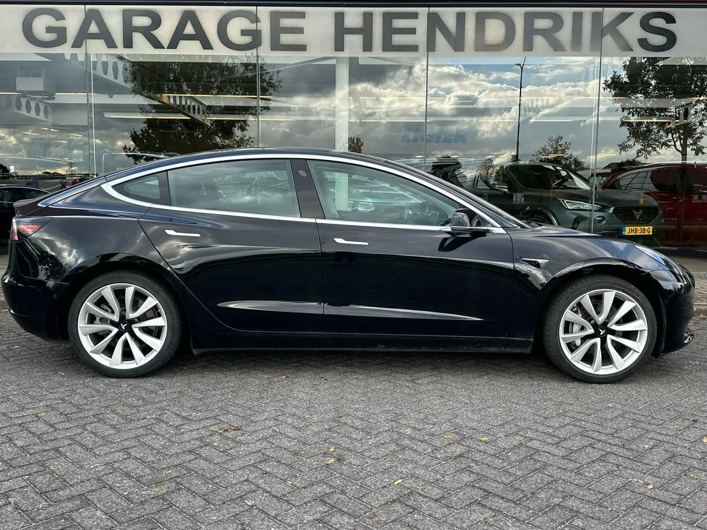Tesla Model 3 Standard RWD Plus 60 kWh | SOH: 88% | AUTOPILOT+19 Zwart - 2