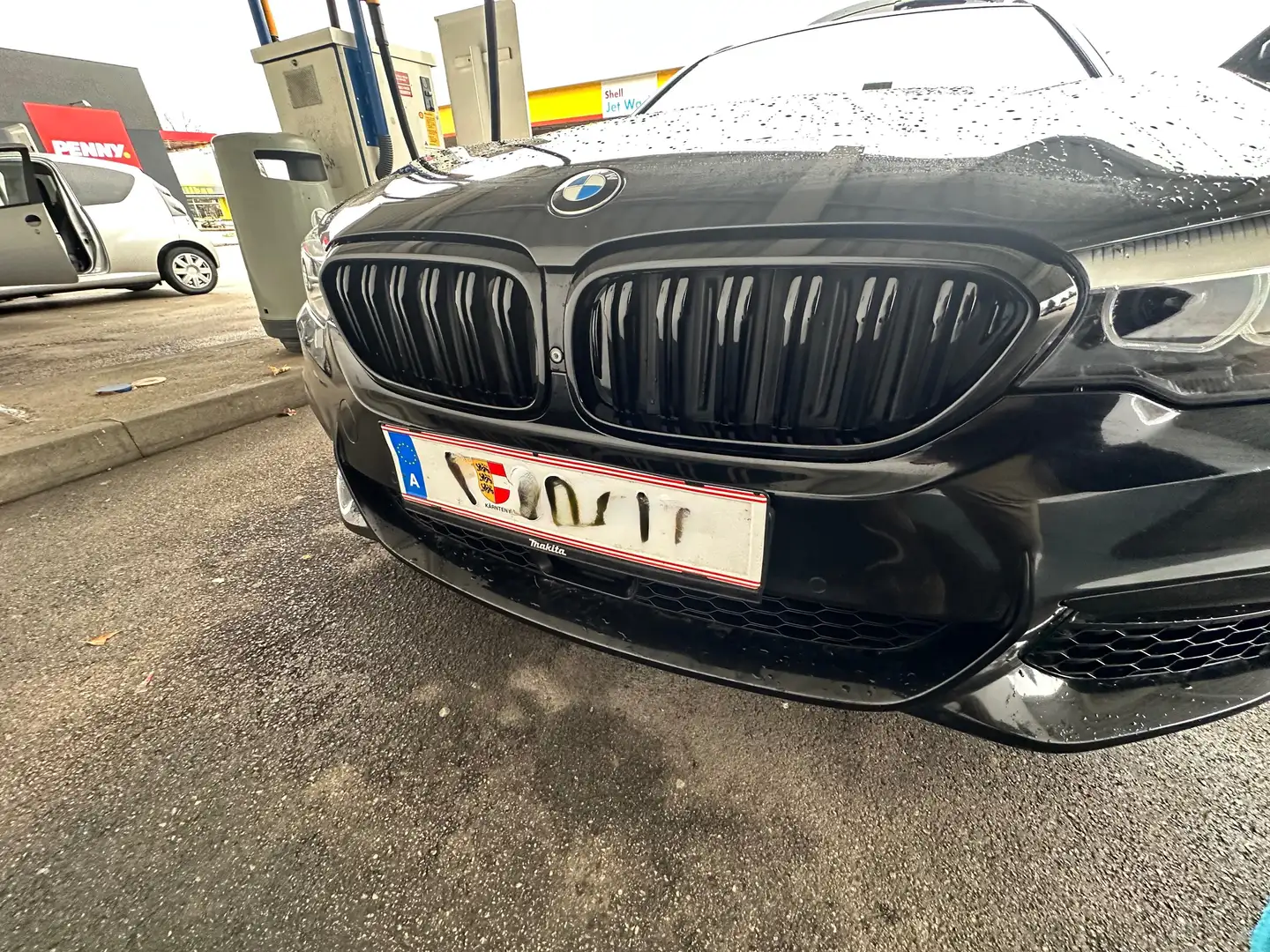 BMW 520 520d xDrive Touring Aut. Schwarz - 2