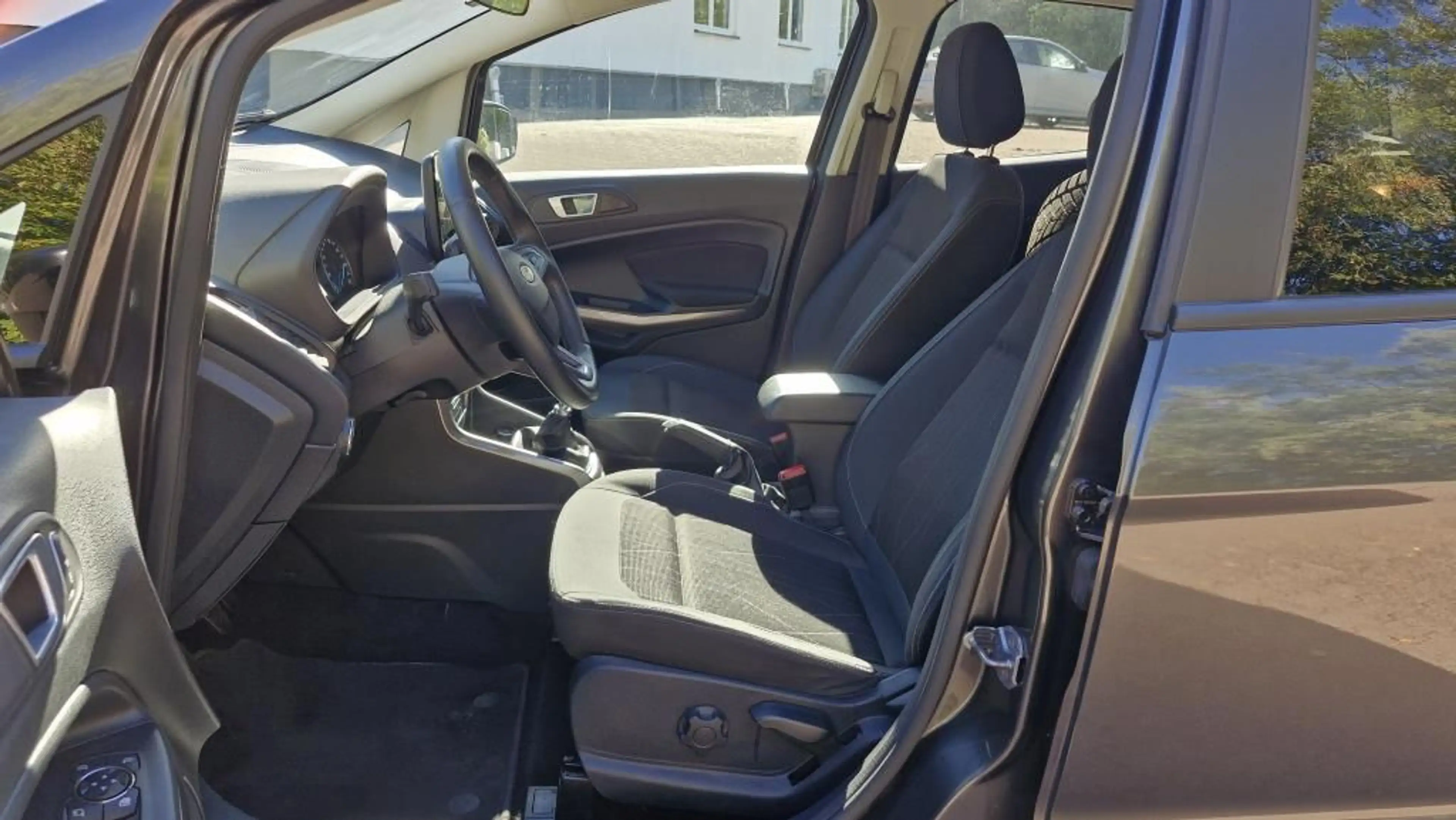 Ford EcoSport 1.0 EcoBoost Klimaautomatik+Sitzhzg. — photo 8