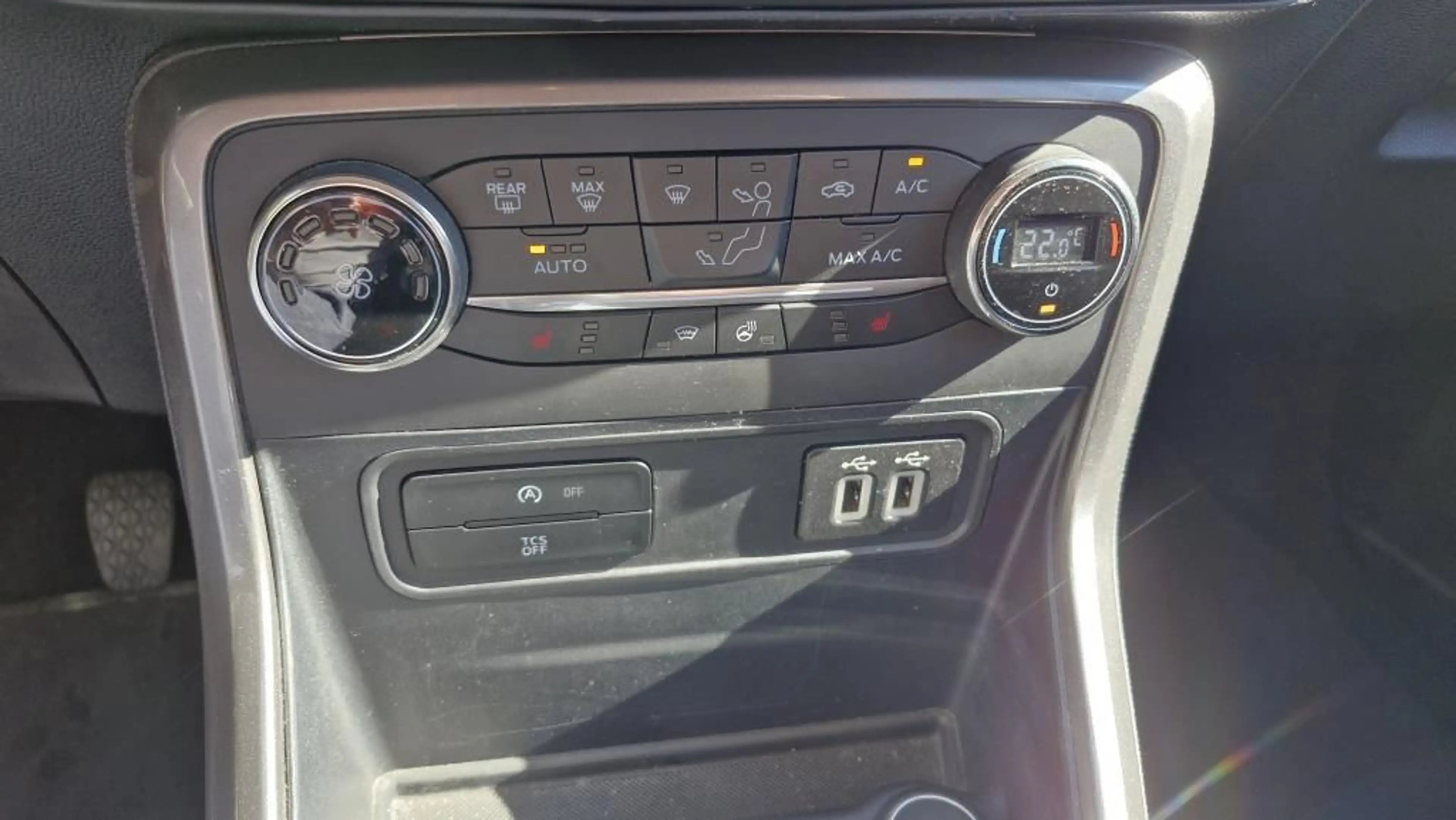 Ford EcoSport 1.0 EcoBoost Klimaautomatik+Sitzhzg. — photo 15