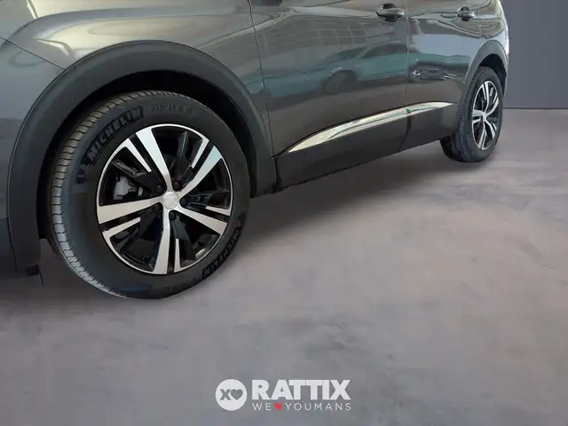 Peugeot 3008 view 3