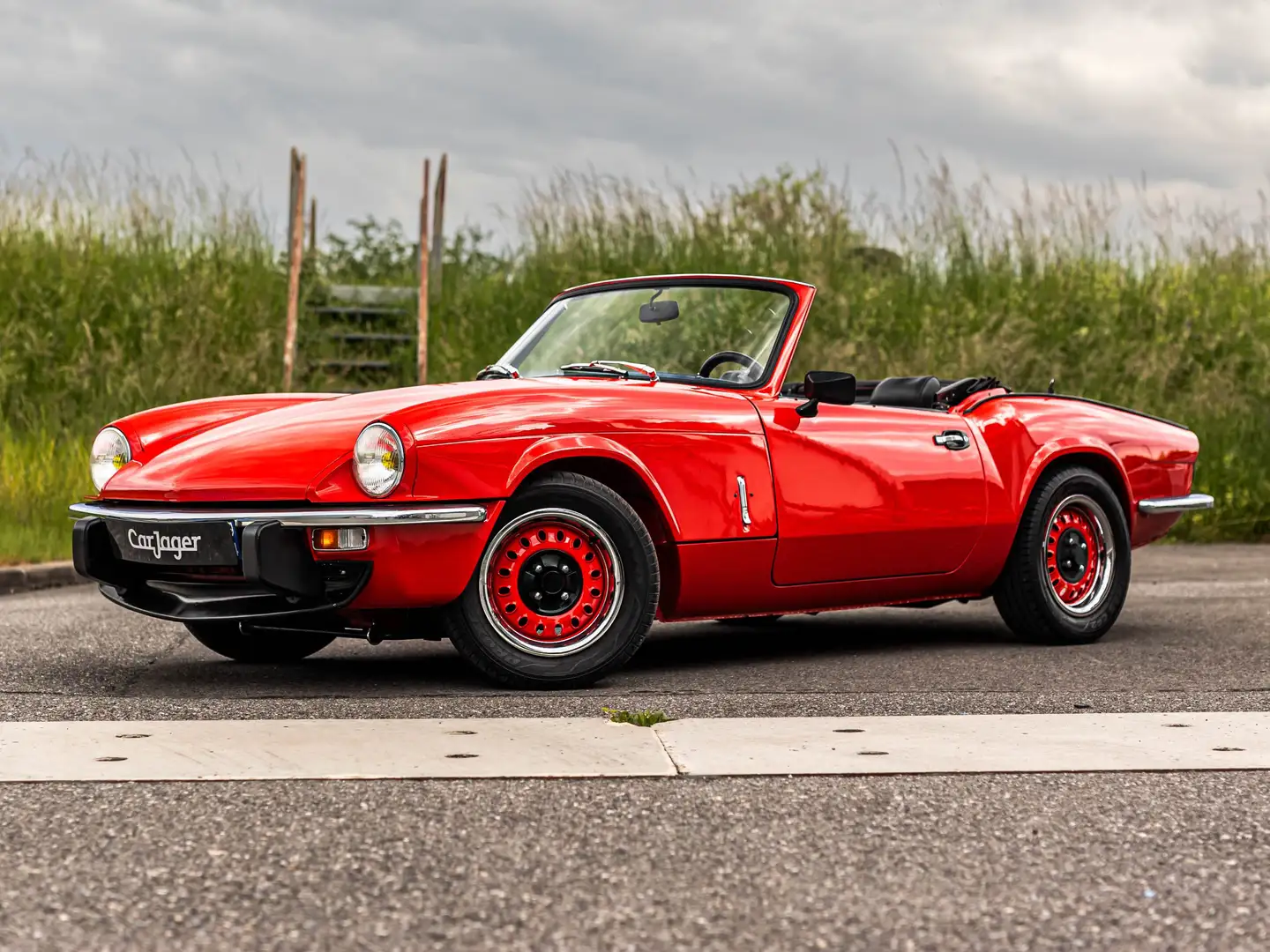 Triumph Spitfire 1500 FH Rojo - 1