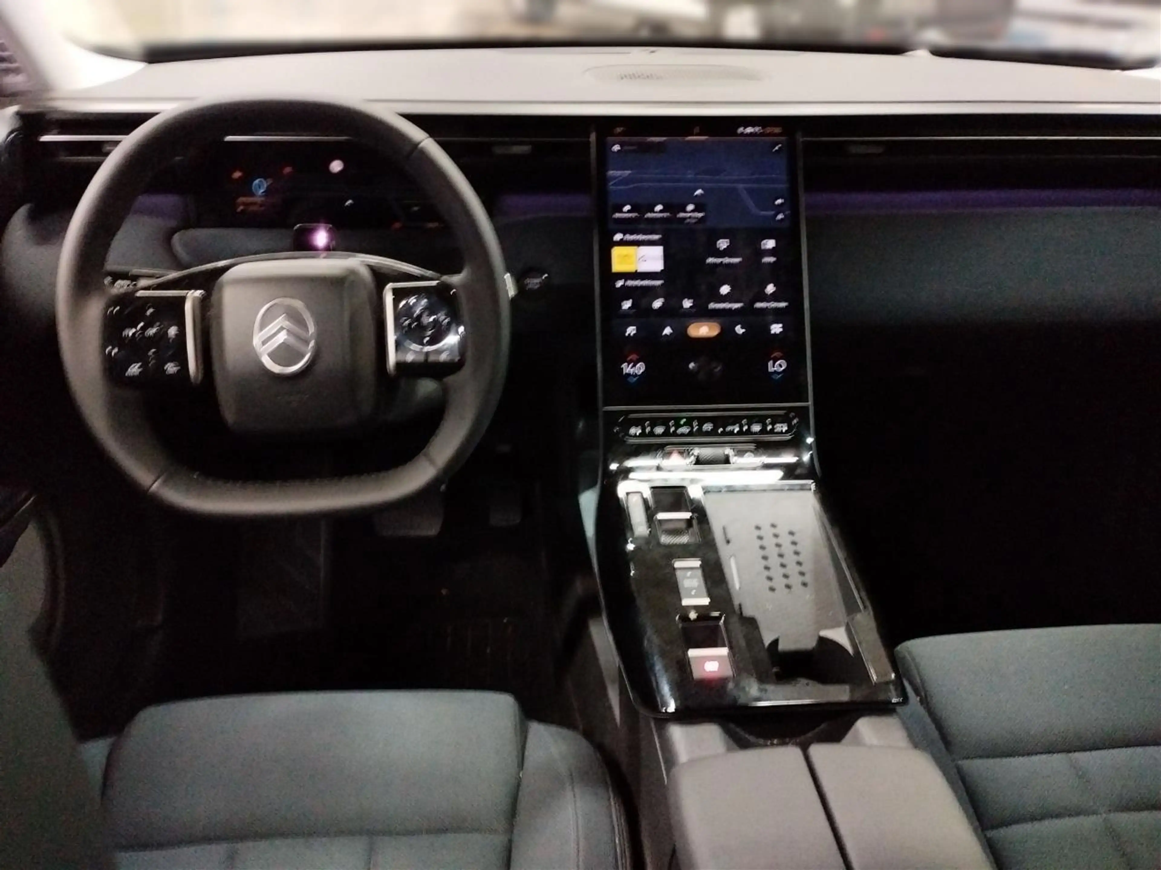 Citroen C5 Aircross PLUS HYBRID 145 E-DSC E-Heckklappe — photo 7