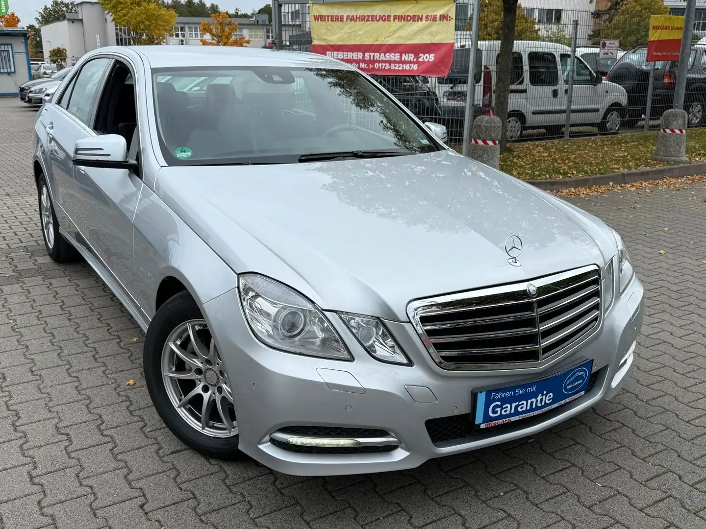 Mercedes-Benz E 200 CGI E-Klasse Lim.BlueEfficiency*AVANTGARDE Argent - 1