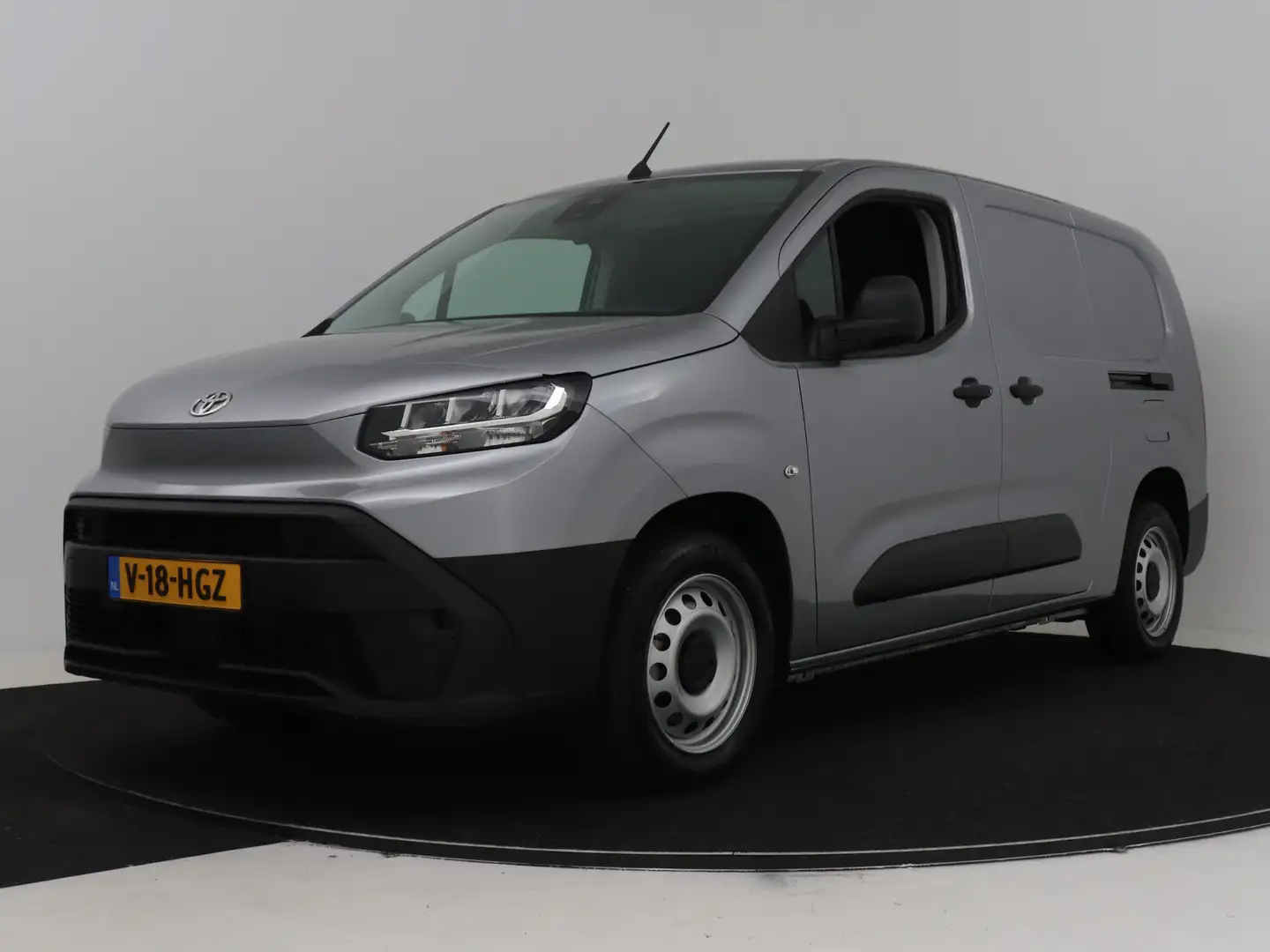 Toyota Proace City 1.5 D-4D Navigator Long Grijs - 1
