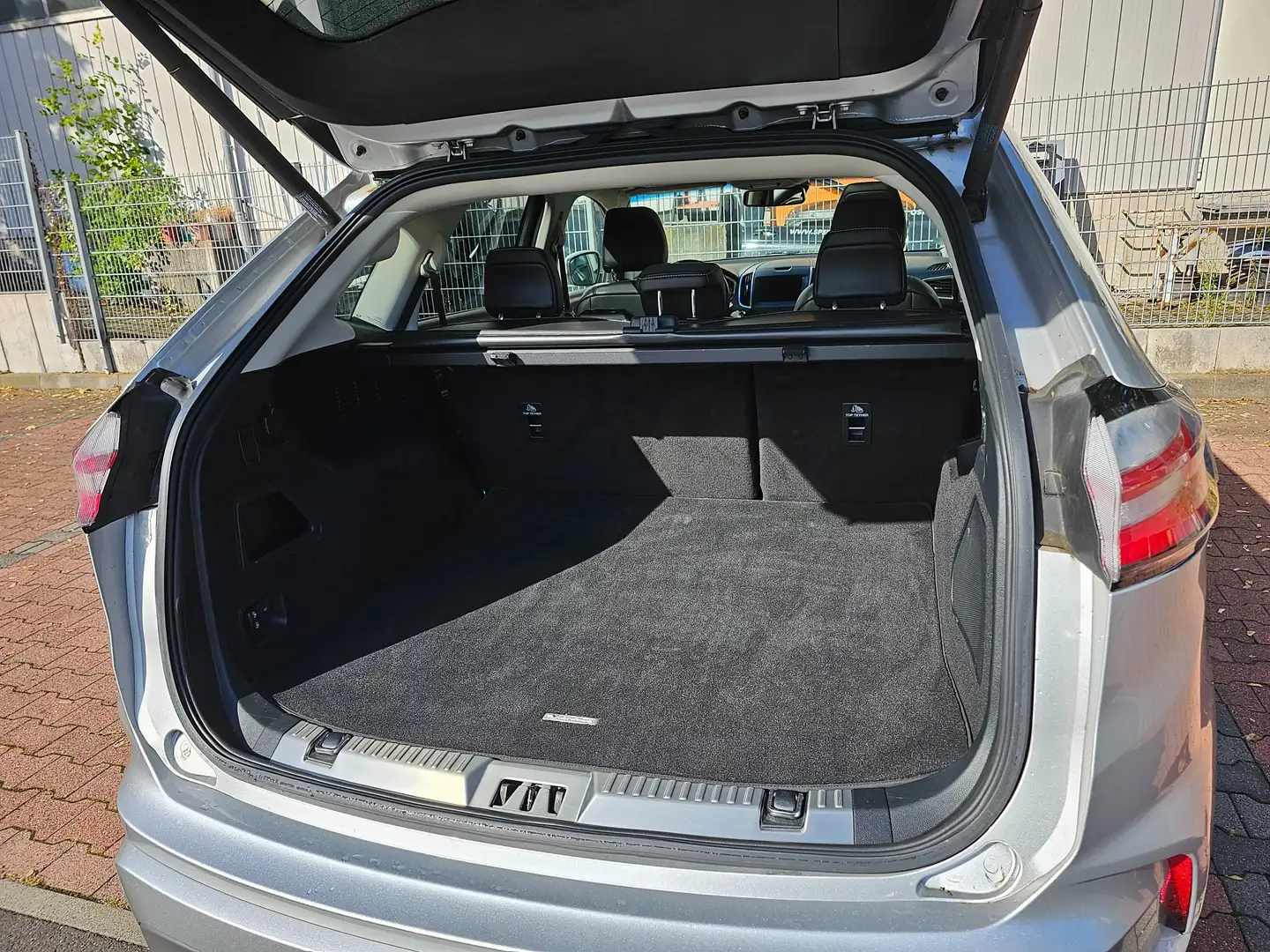 Ford Edge Edge 2.0 EcoBlue Bi-Turbo 4x4 Aut. Vignale Argintiu - 1