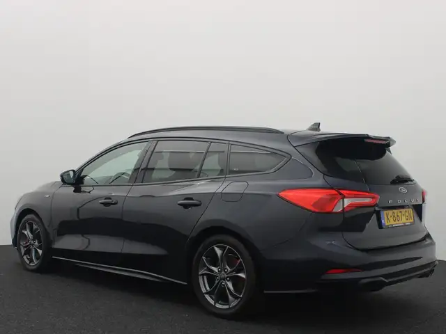 Ford Focus view 3