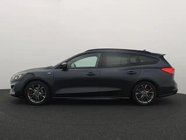 Ford Focus view 2