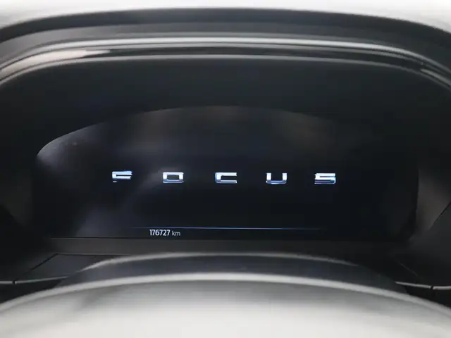 Ford Focus view 27