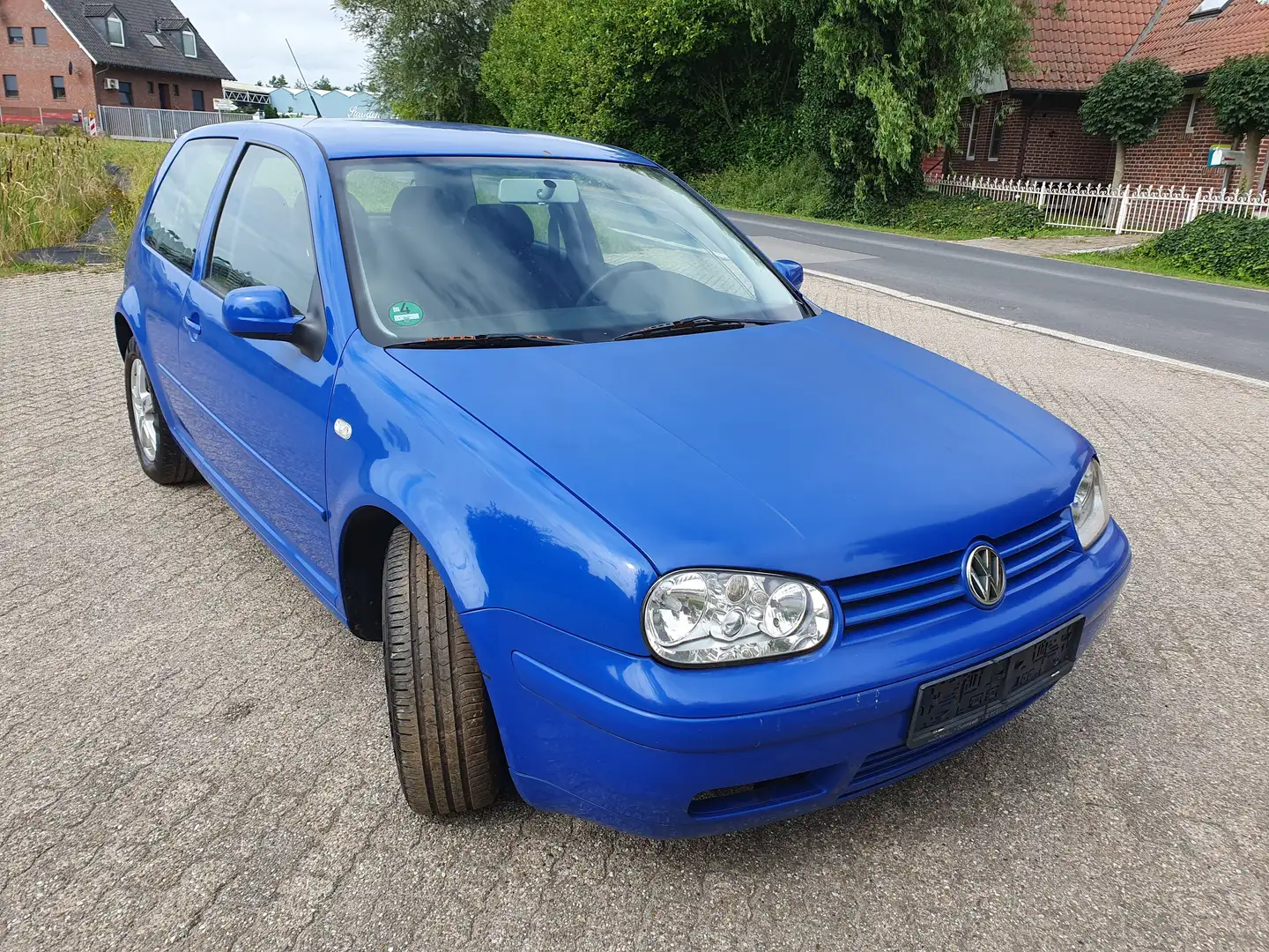 Volkswagen Golf 1.6 FSI Champ Albastru - 2
