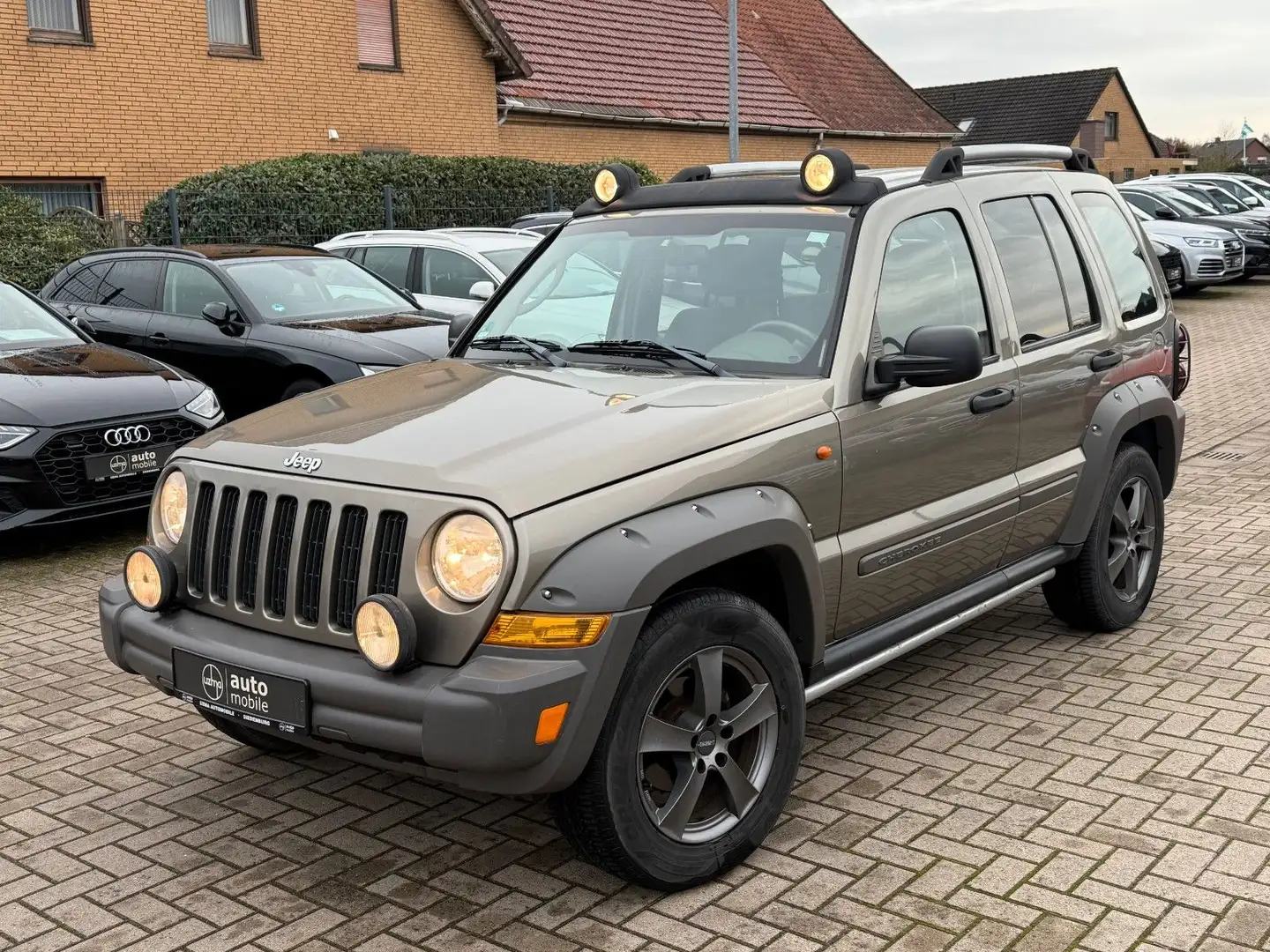 Jeep Cherokee 3.7 Limited, Aut., 4x4, AHK 3,3t, Klima - 1