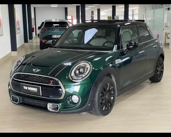 MINI Cooper SD 5 porte  (F55) - Mini 2.0 Cooper SD Business 5 por
